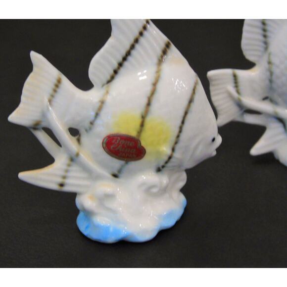 Angel Fish Salt & Pepper Shakers Japan Bone China Ocean Coi 2.5" White Black - Picture 7 of 7